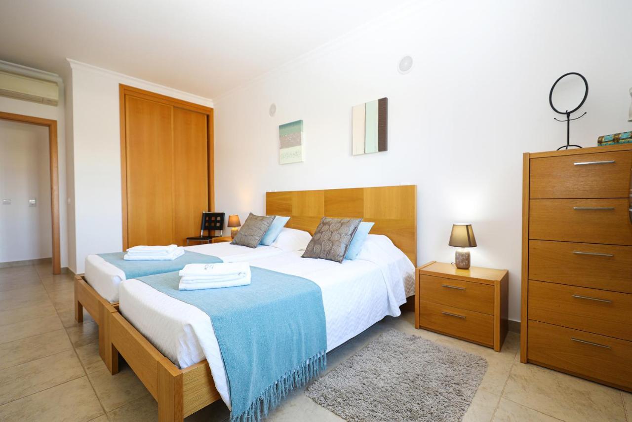 A68 - Palmeiras Paz Apartment Lagos Luaran gambar